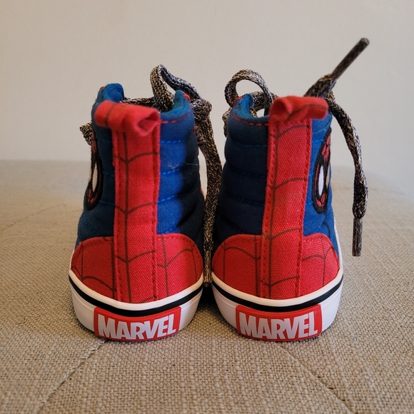Size 6 toddler spiderman hightops - Picture 3 of 5